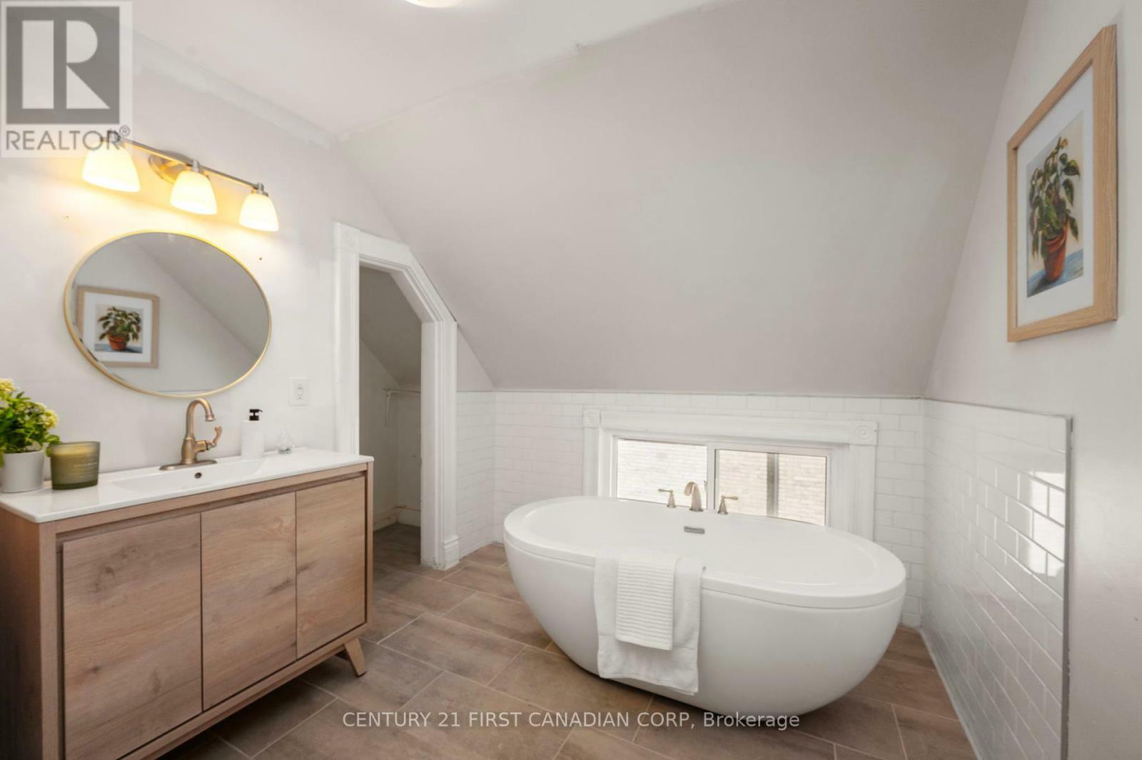 Property Photo: 895 Princess Avenue ON N5W 3M7