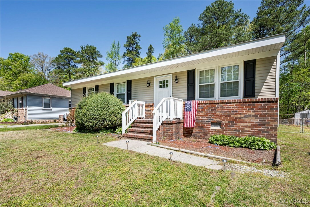 Property Photo: 21141 Warren Avenue VA 23803