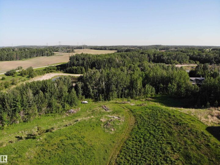 Property Photo: 4-52111 Rr25 AB T7Y 3L8