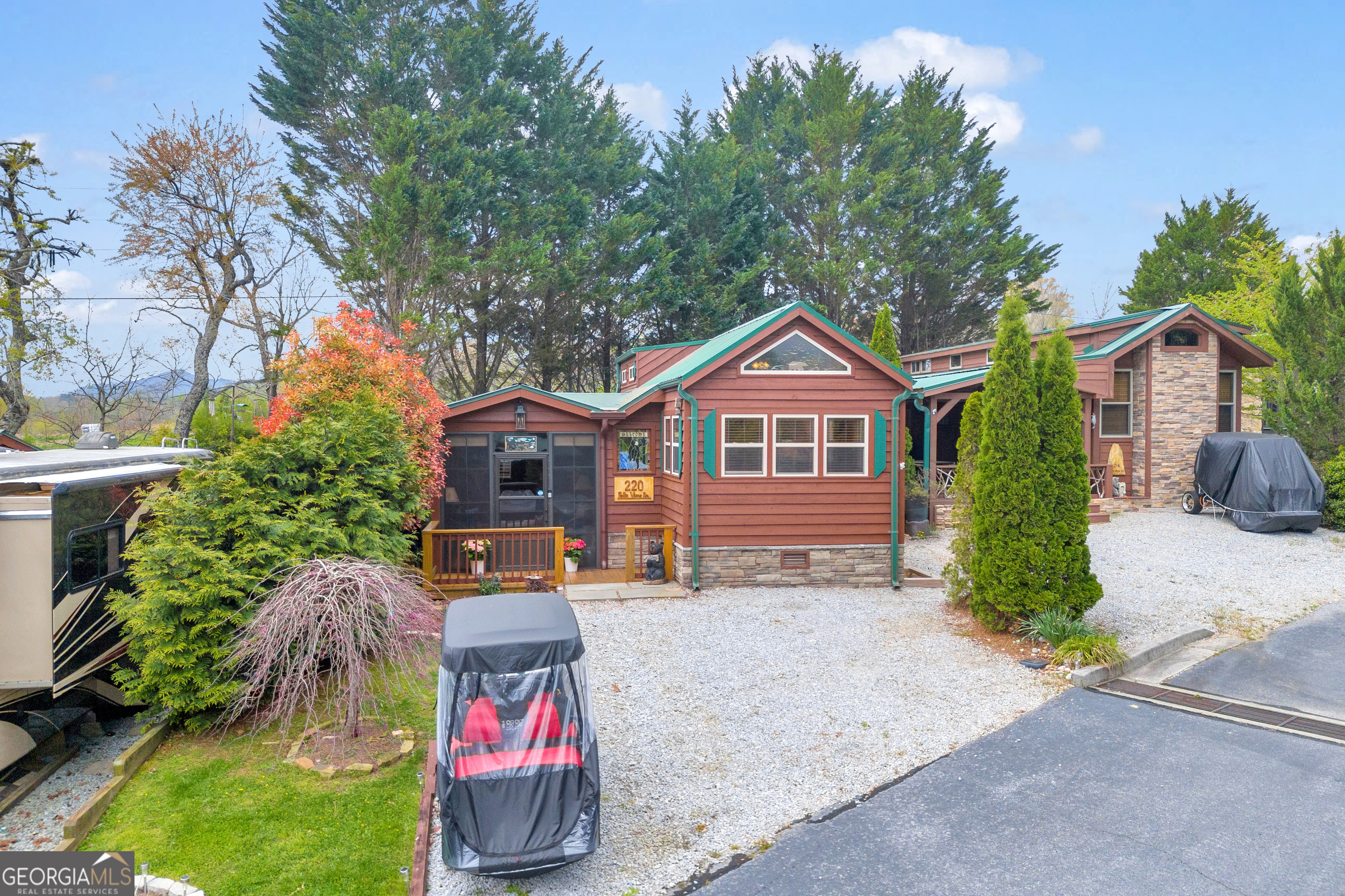 Property Photo: 220 Falls View Road GA 30537