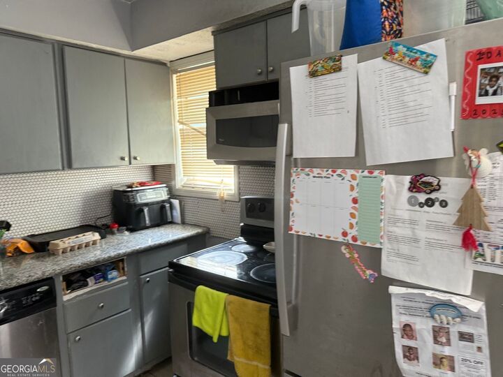 Property Photo: 3231 Abbeywood Drive GA 30034