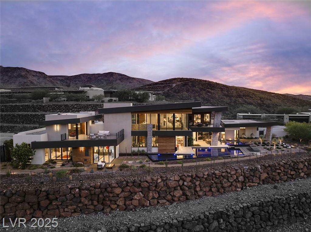 Property Photo: 6 Vista Crescent Court NV 89012