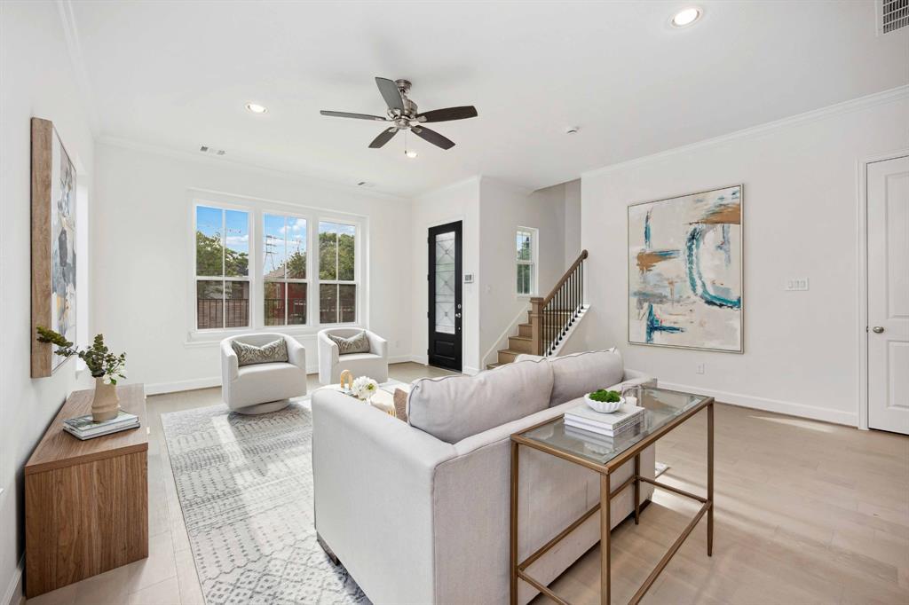 Property Photo: 1307 Beachton Street TX 77007