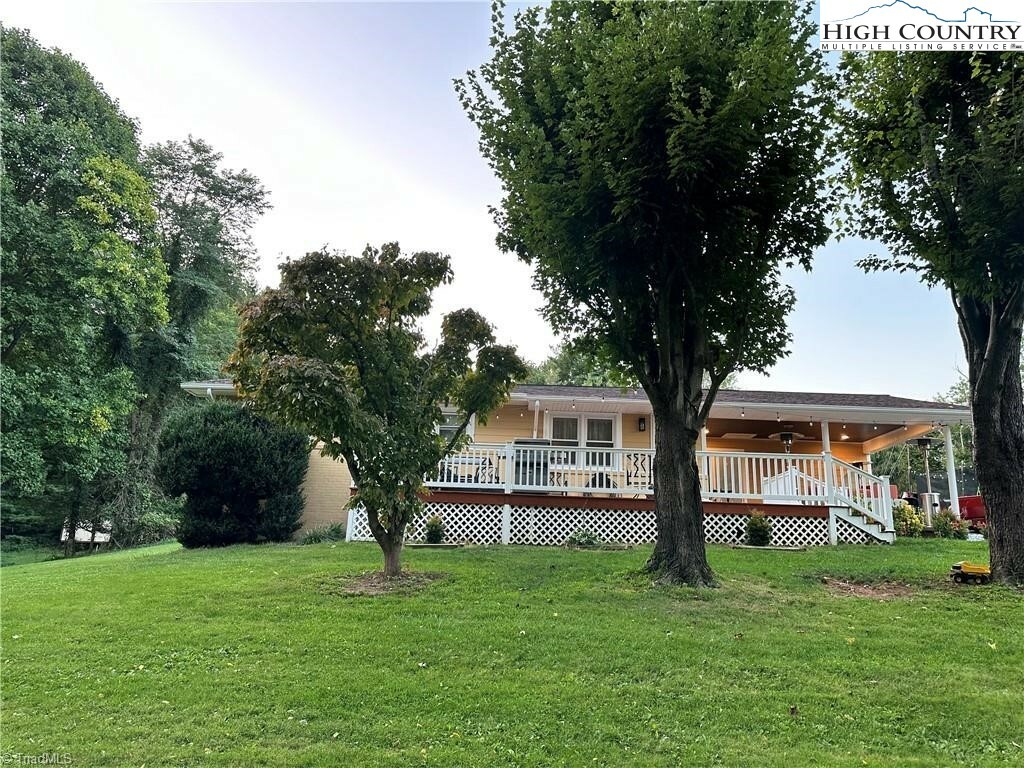 Property Photo: 368 Westview Drive NC 28675
