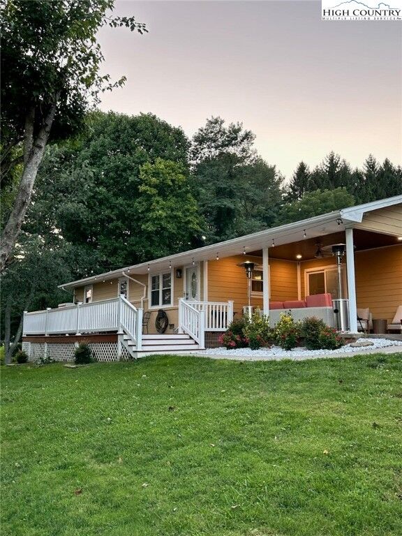 Property Photo:  368 Westview Drive  NC 28675 