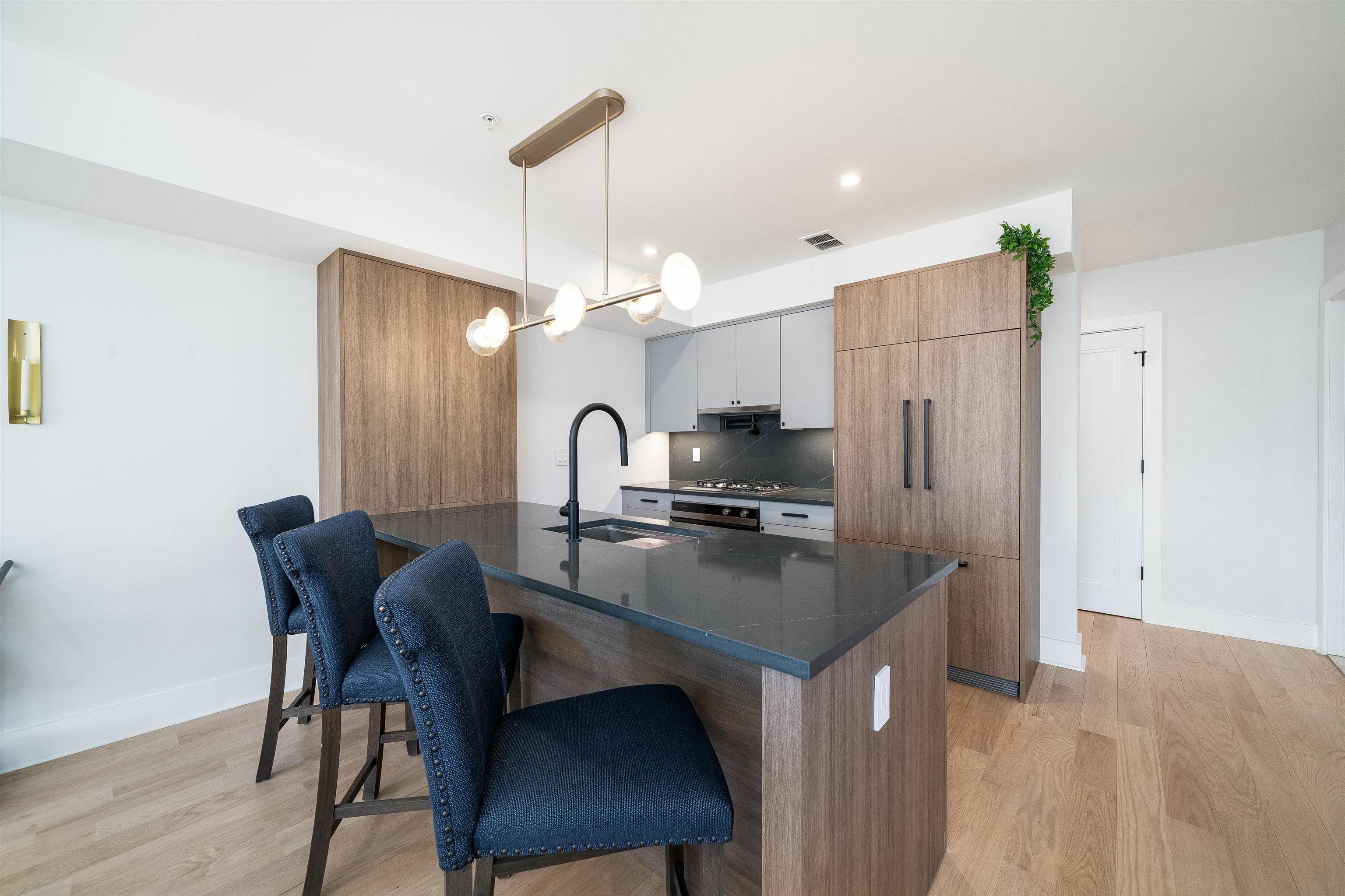 Property Photo: 310 3rd St 4 NJ 07302