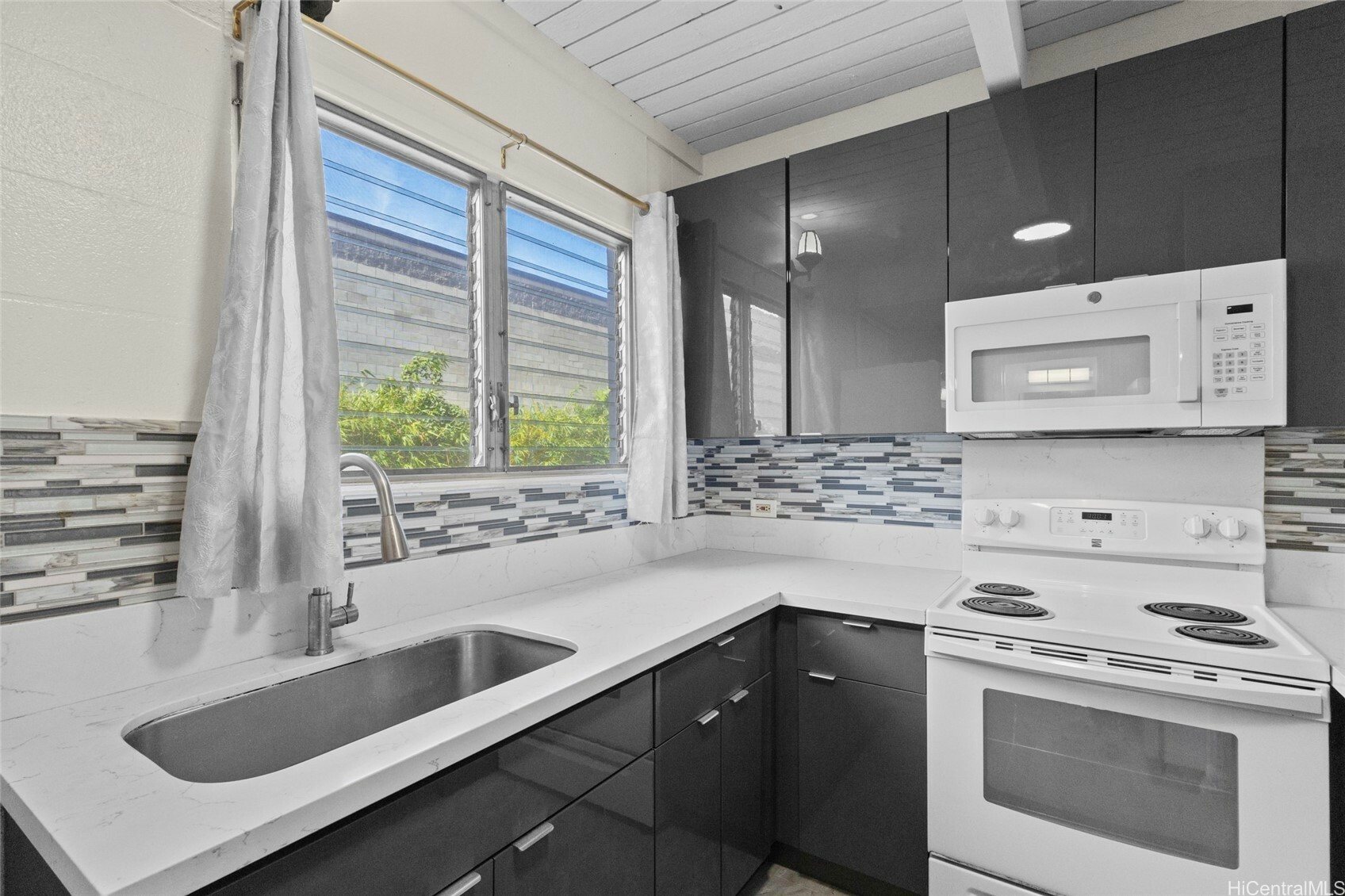 4210 Keanu Street 3  Honolulu HI 96816 photo
