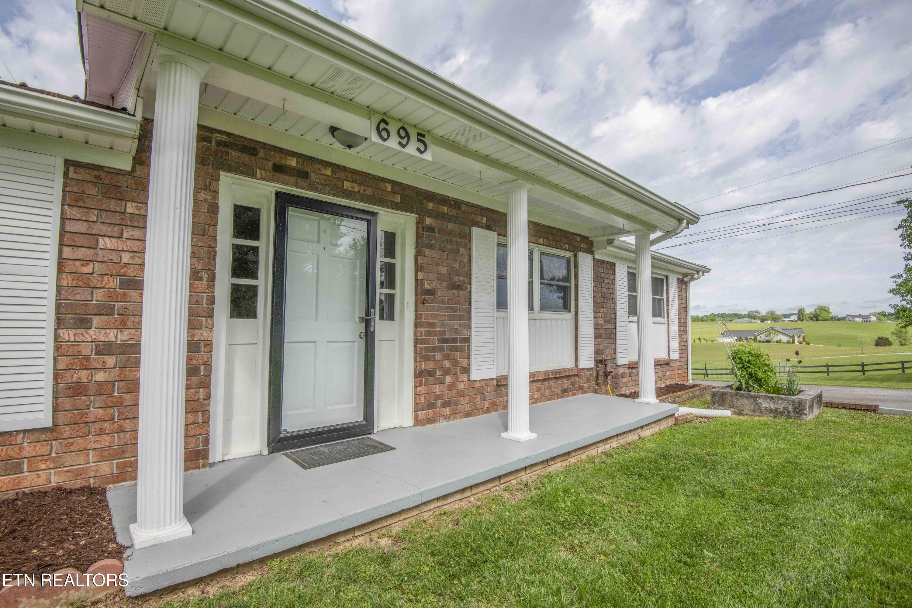 Property Photo: 695 Wine Road TN 37725