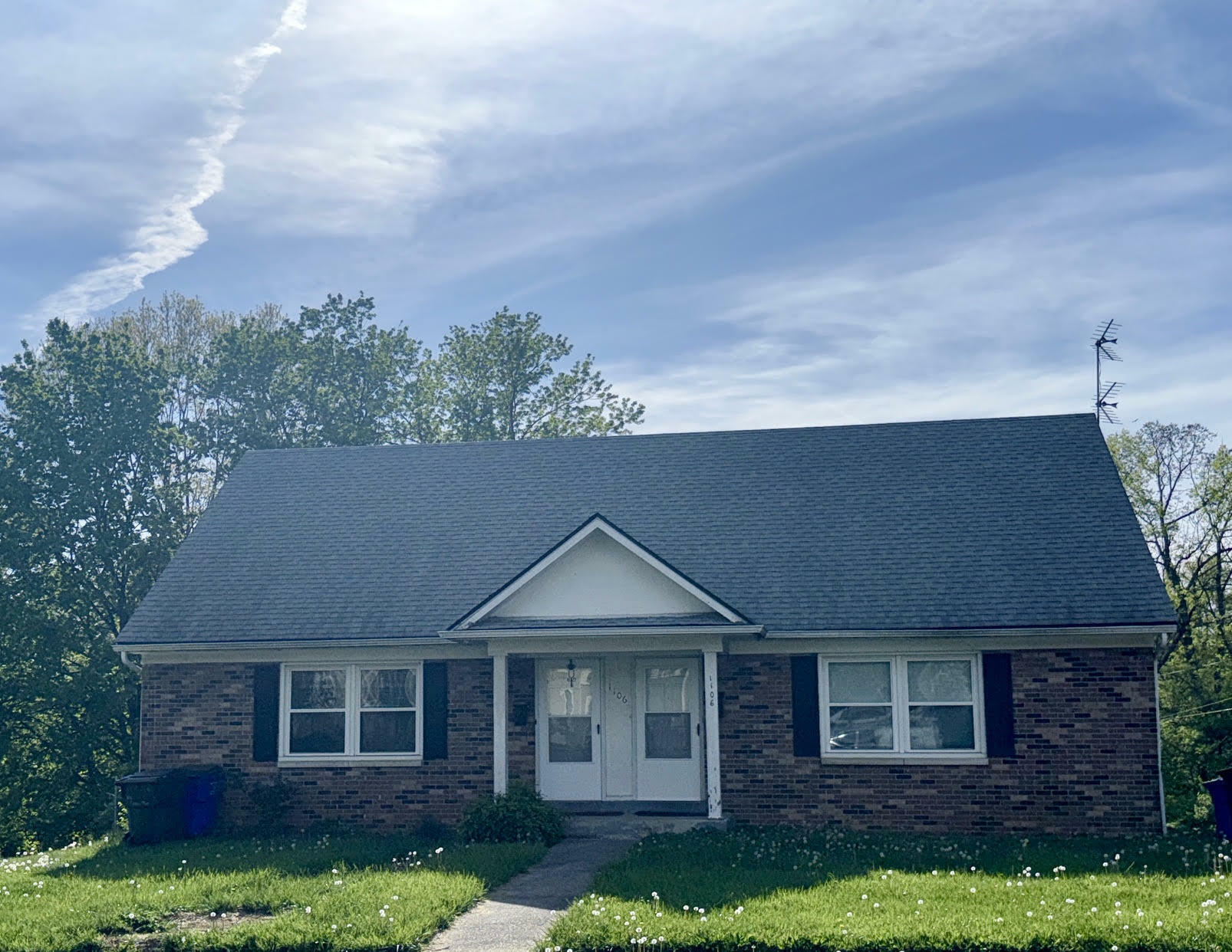 Property Photo: 1106 Centre Parkway KY 40517