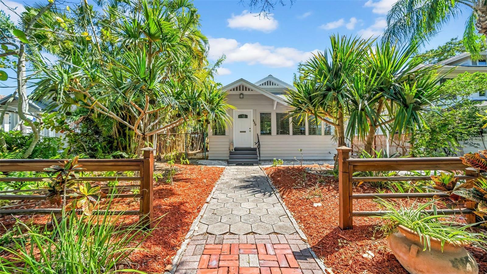 Property Photo:  220 19th Avenue S  FL 33705 