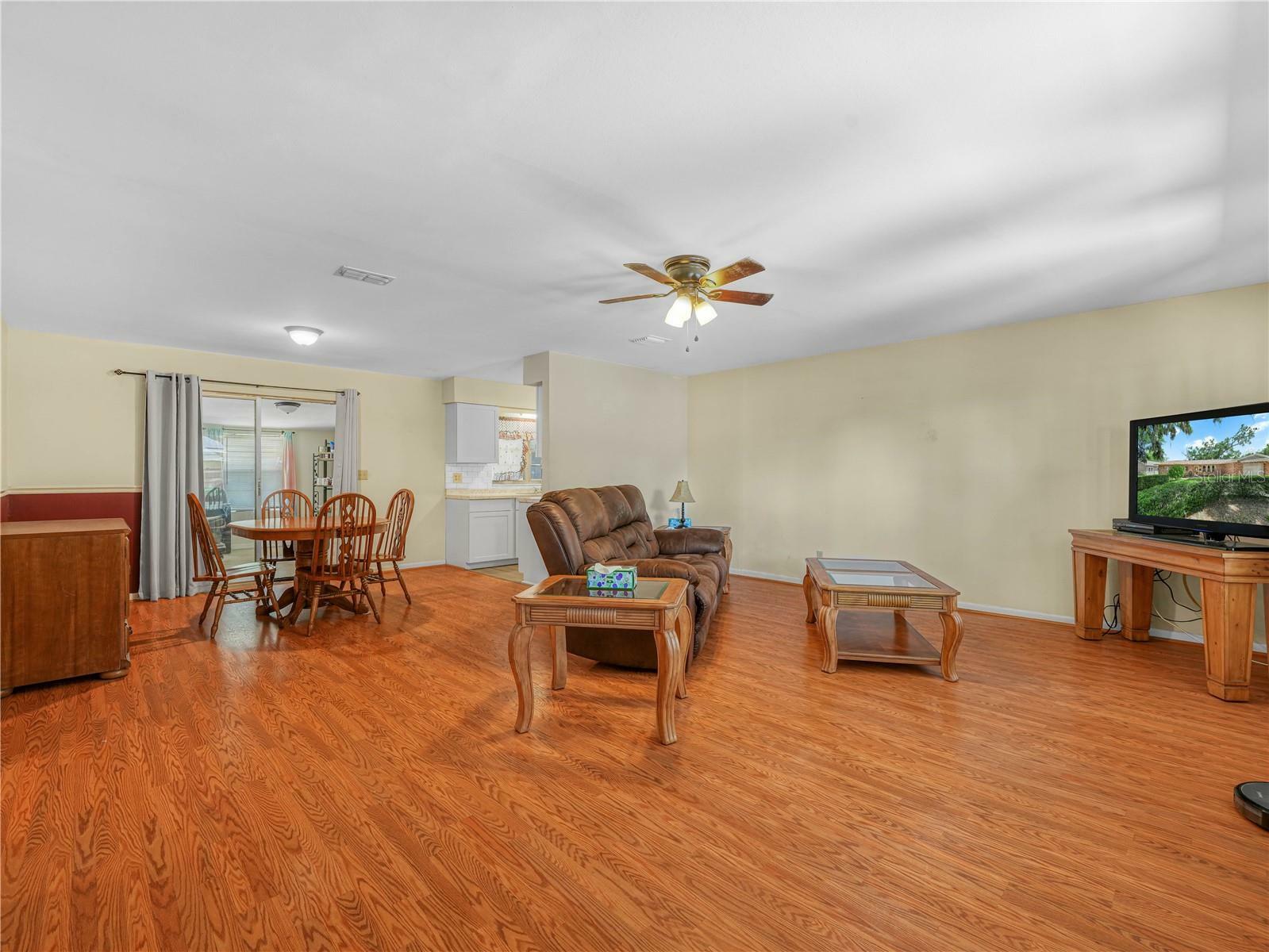 Property Photo:  115 W Lee Street  FL 33563 