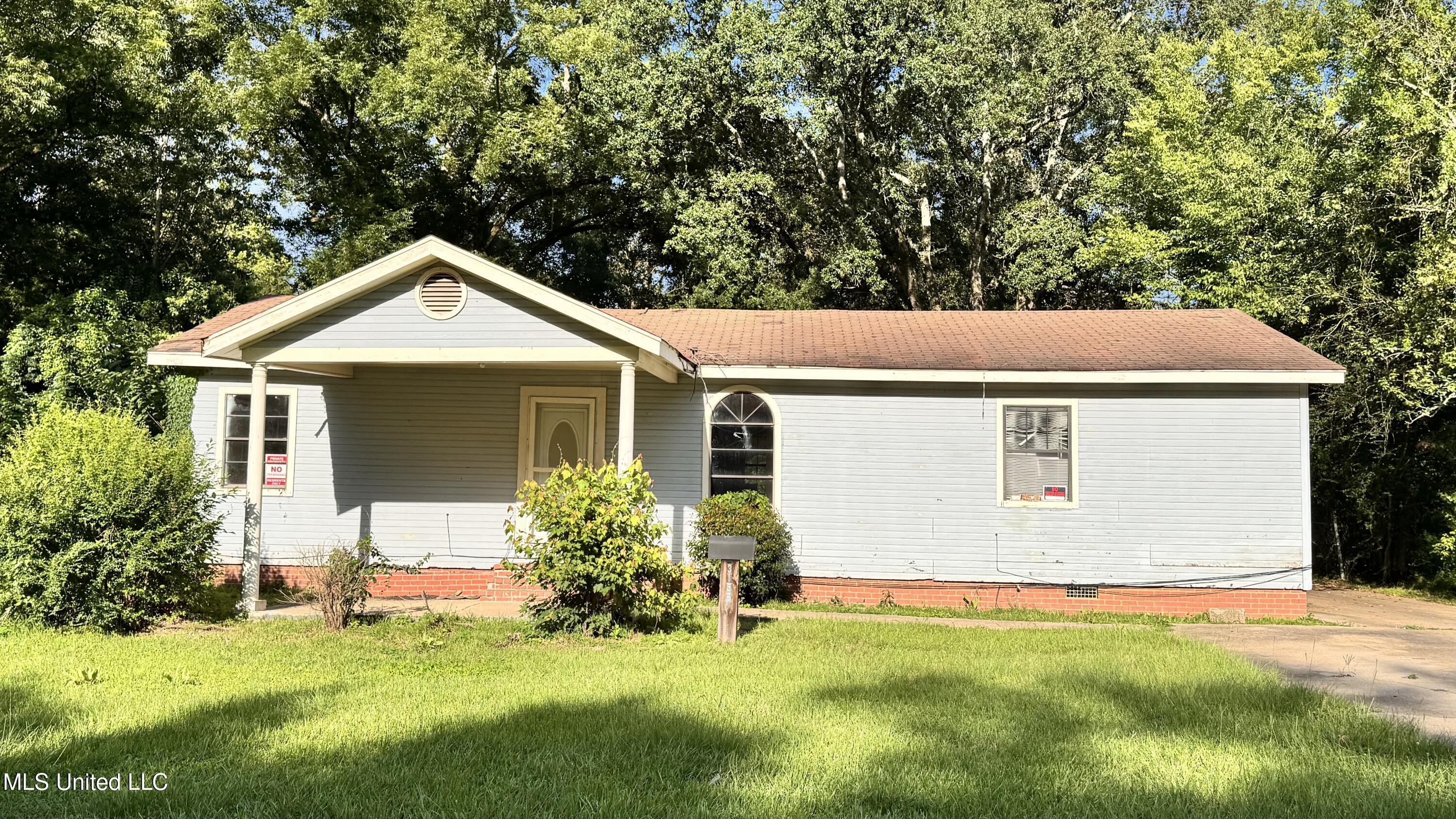Property Photo:  3158 Monticello Drive  MS 39212 