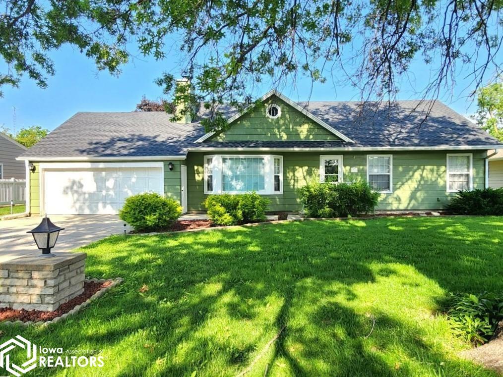 Property Photo: 251 Parkridge Drive IA 50401