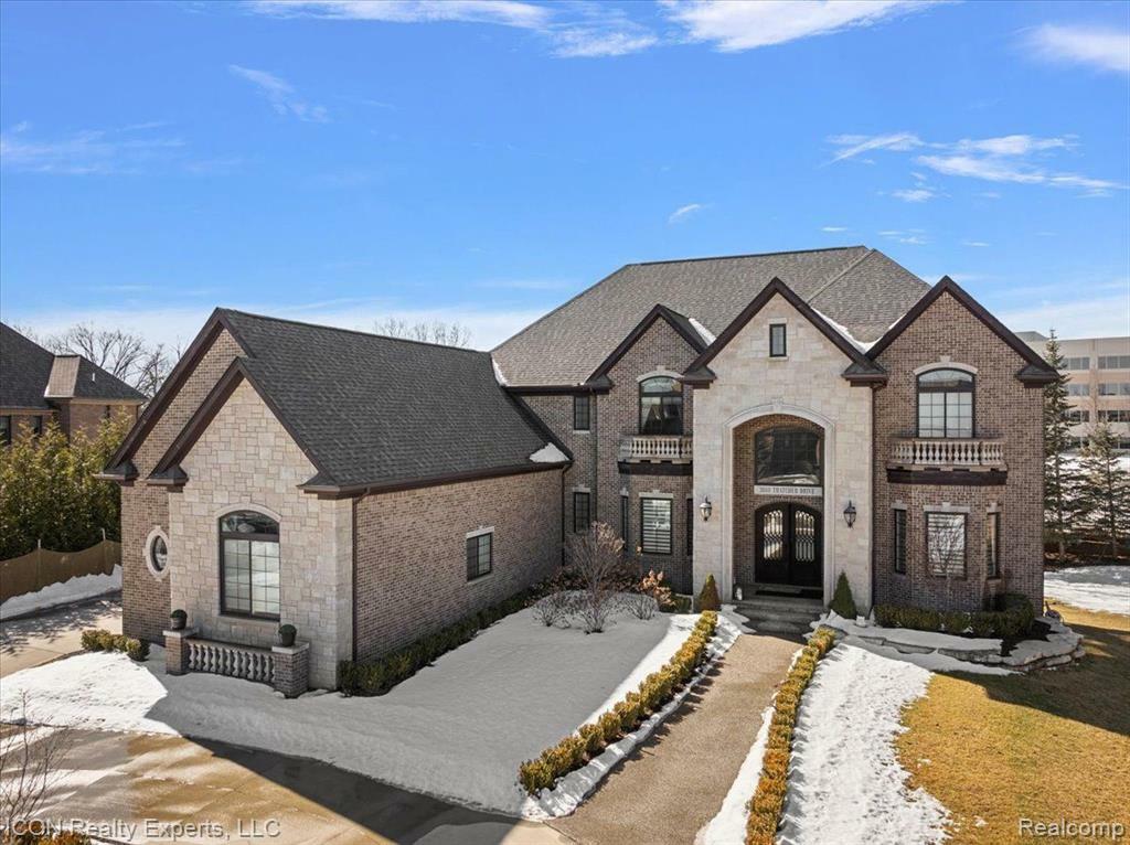 Property Photo: 3888 Thatcher Drive MI 48309 4533