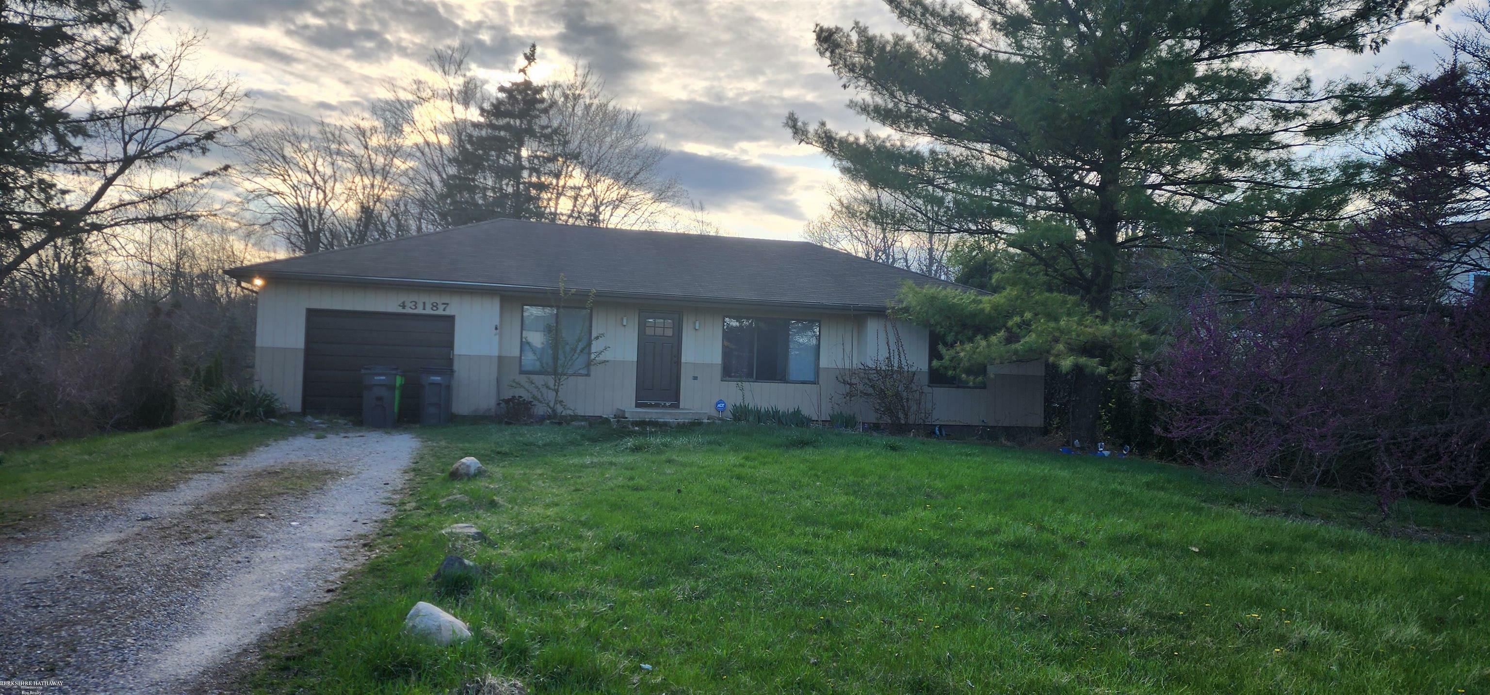 43187 Heydenreich Streets  Clinton Township MI 48038 photo