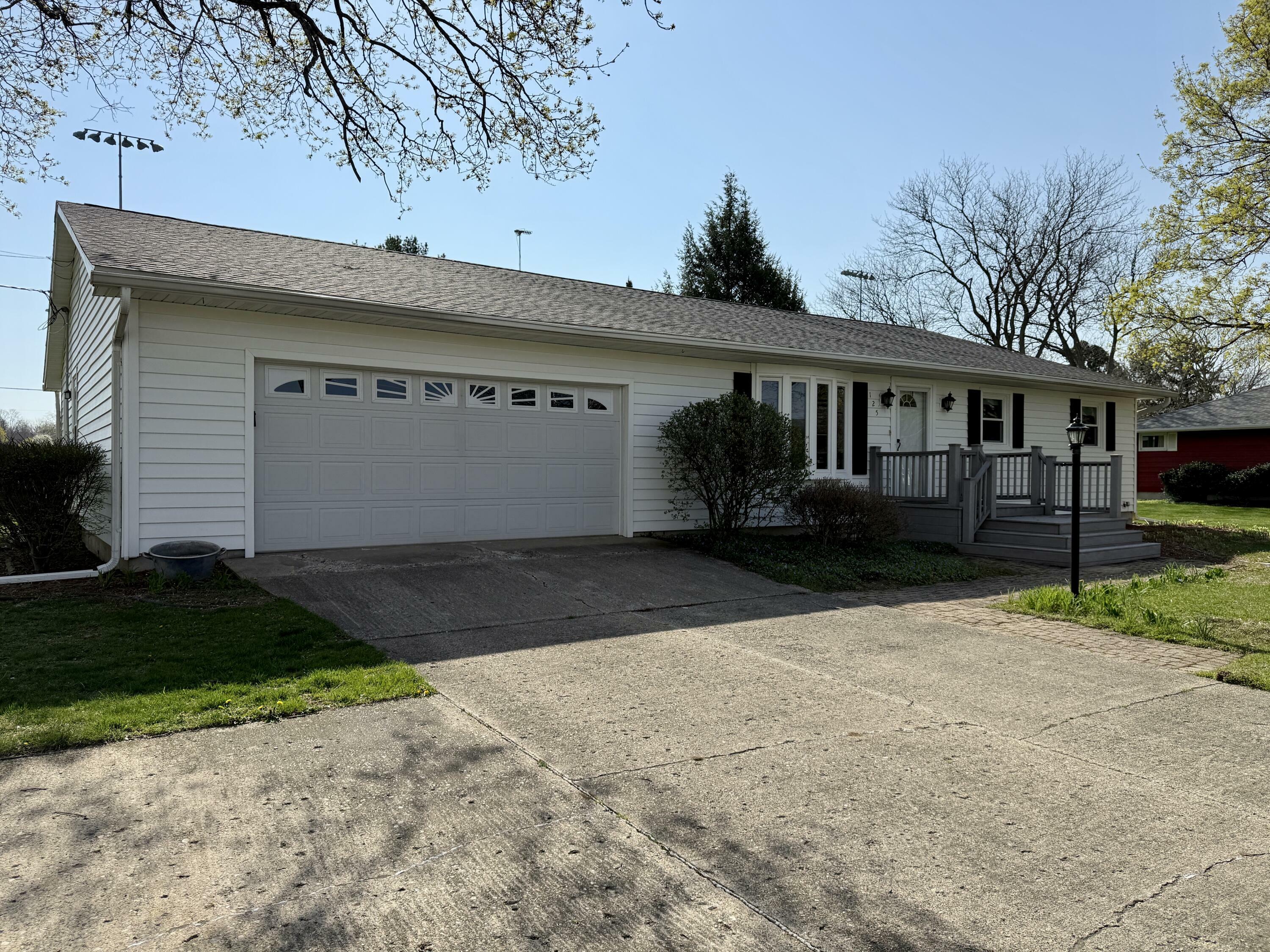 125 S Meadow Avenue  Tekonsha MI 49092 photo
