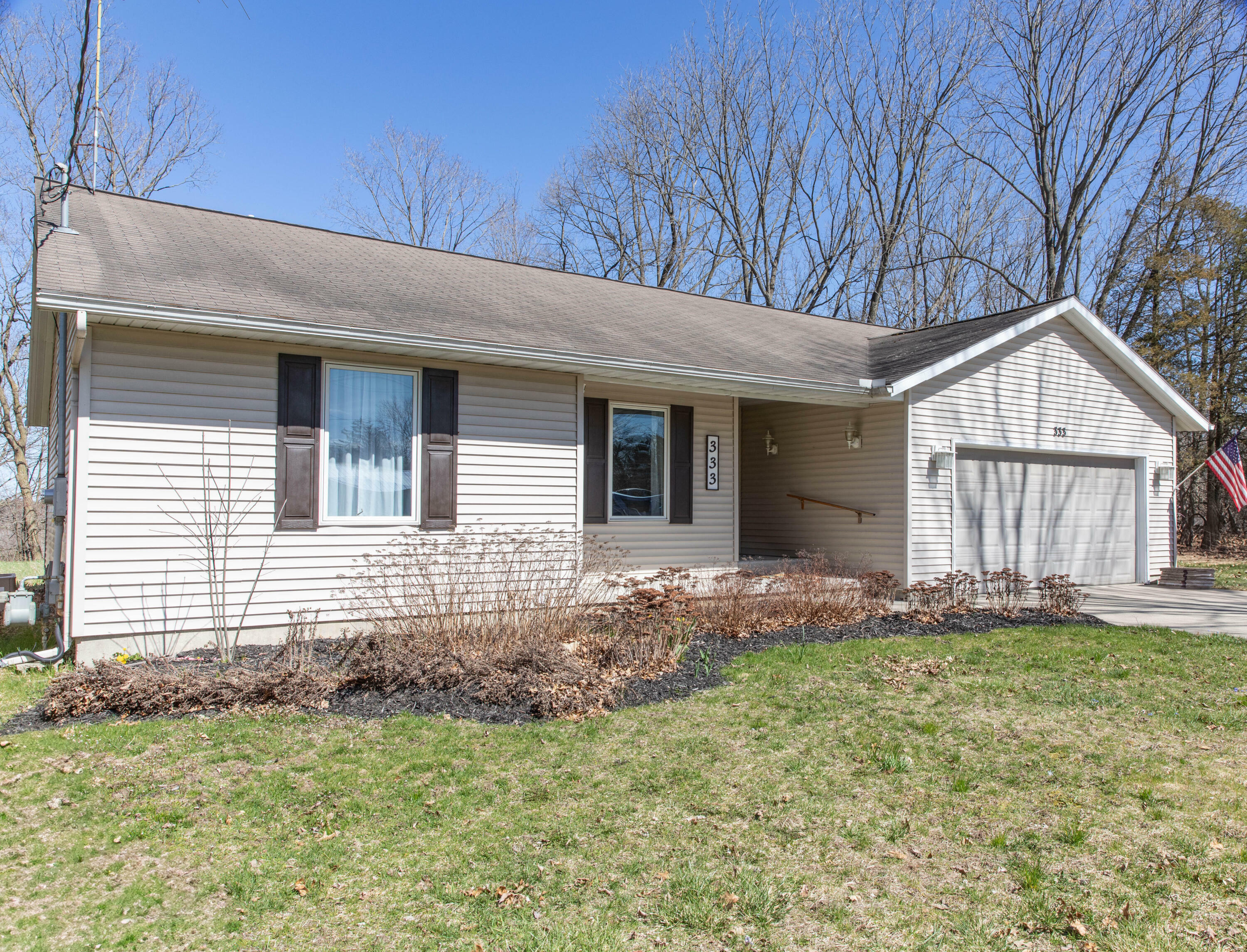Property Photo: 333 Quarterline Street MI 49337