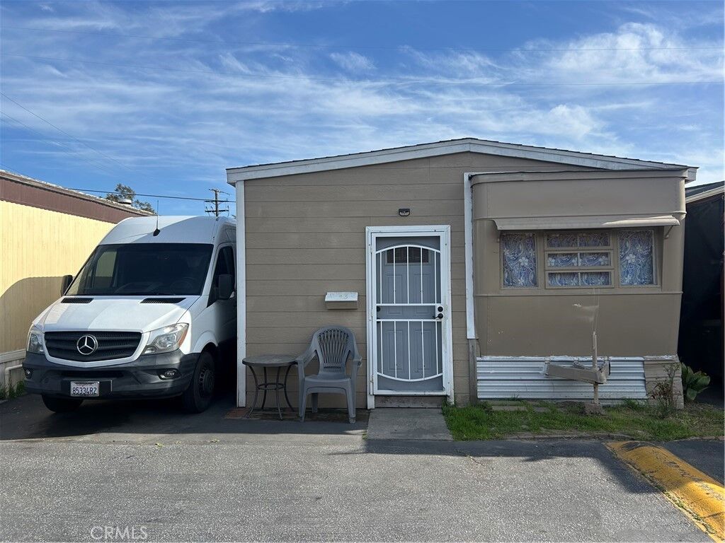 Property Photo:  22325 S Vermont Avenue S 3  CA 90502 