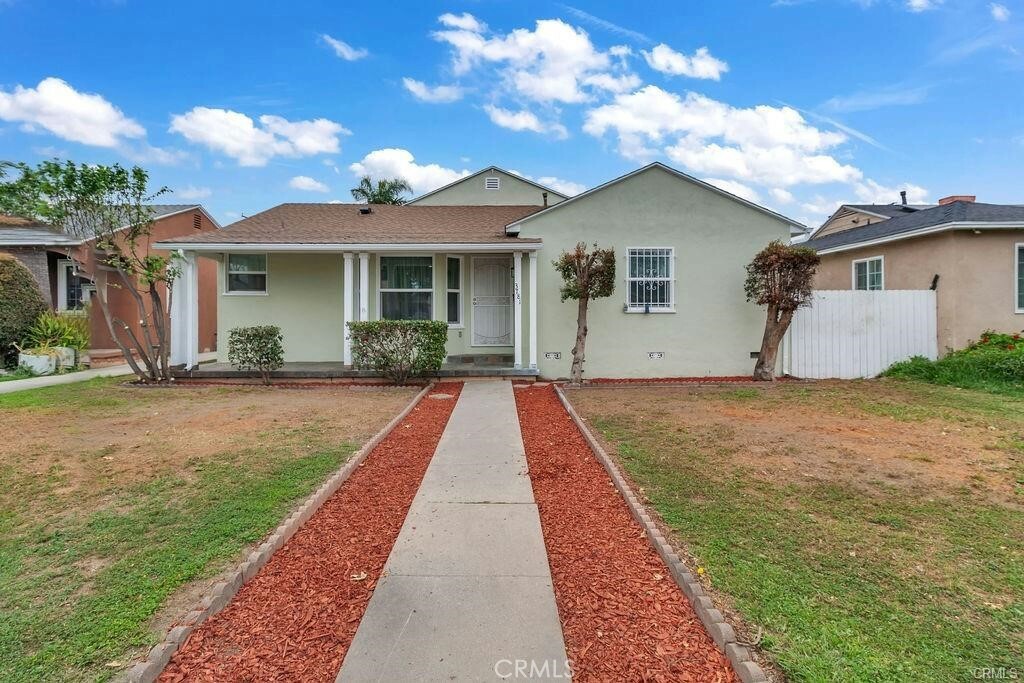 Property Photo:  3781 Palm Avenue  CA 90262 