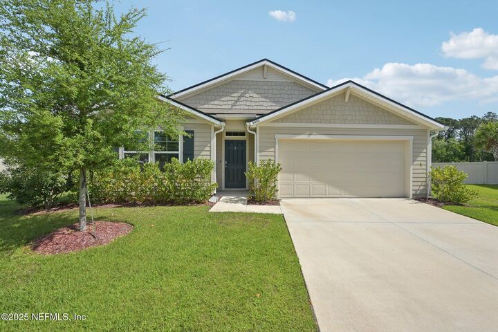 Property Photo: 3433 Ringtail Court FL 32043