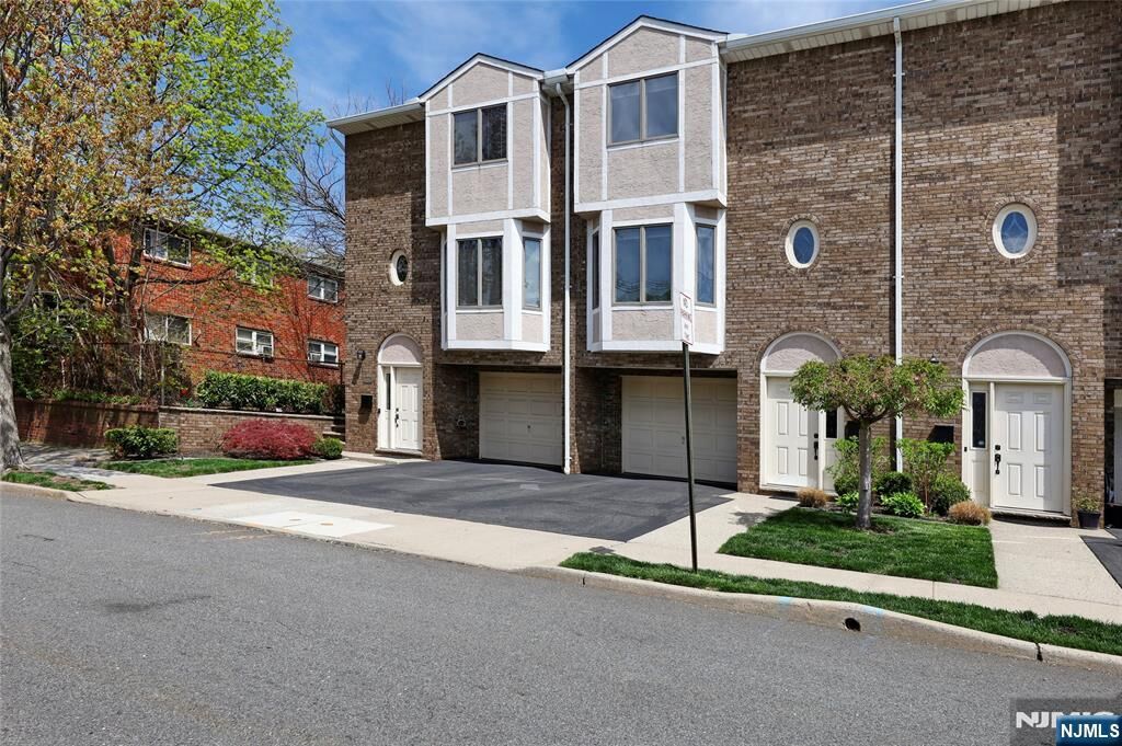 Property Photo:  515 Division Avenue B  NJ 07072 