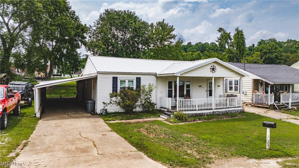 Property Photo:  512 Victoria Avenue  WV 26101 