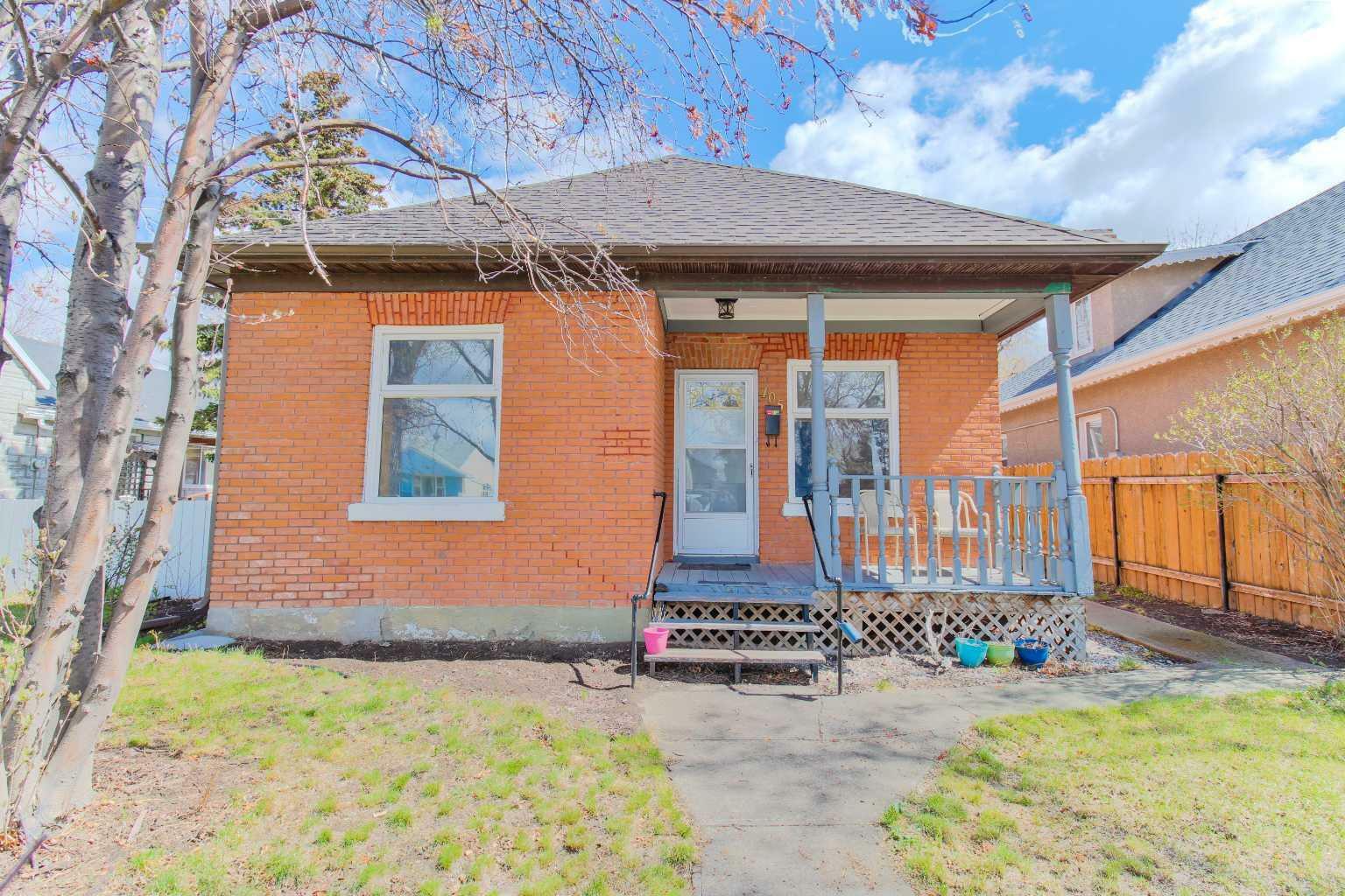 Property Photo: 405 12 Street N AB T1H 2G6