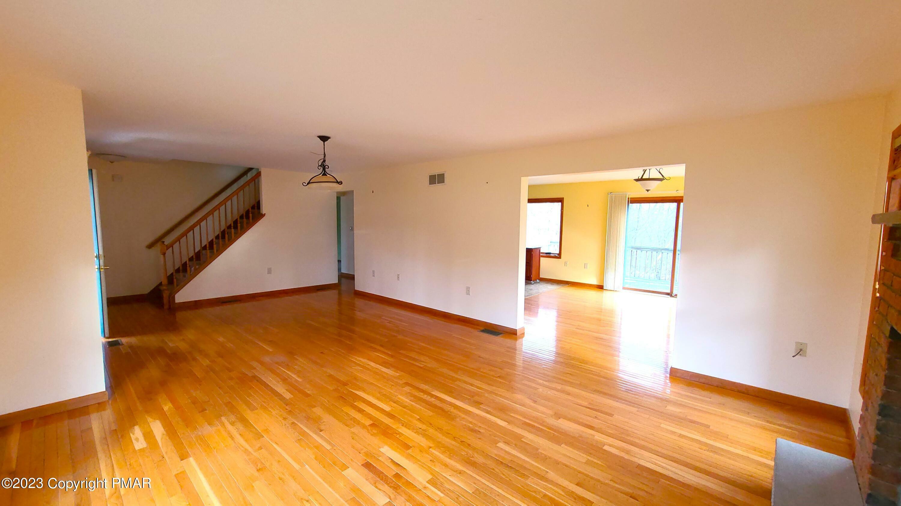 Property Photo: 907 Thornberry Court PA 18302