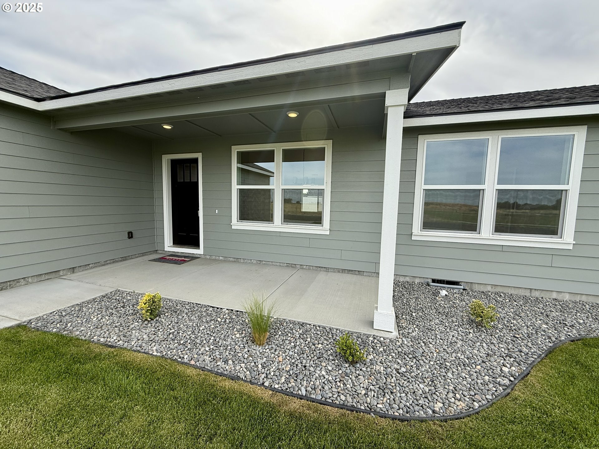 Property Photo: 210 SW Sparrow St OR 97818