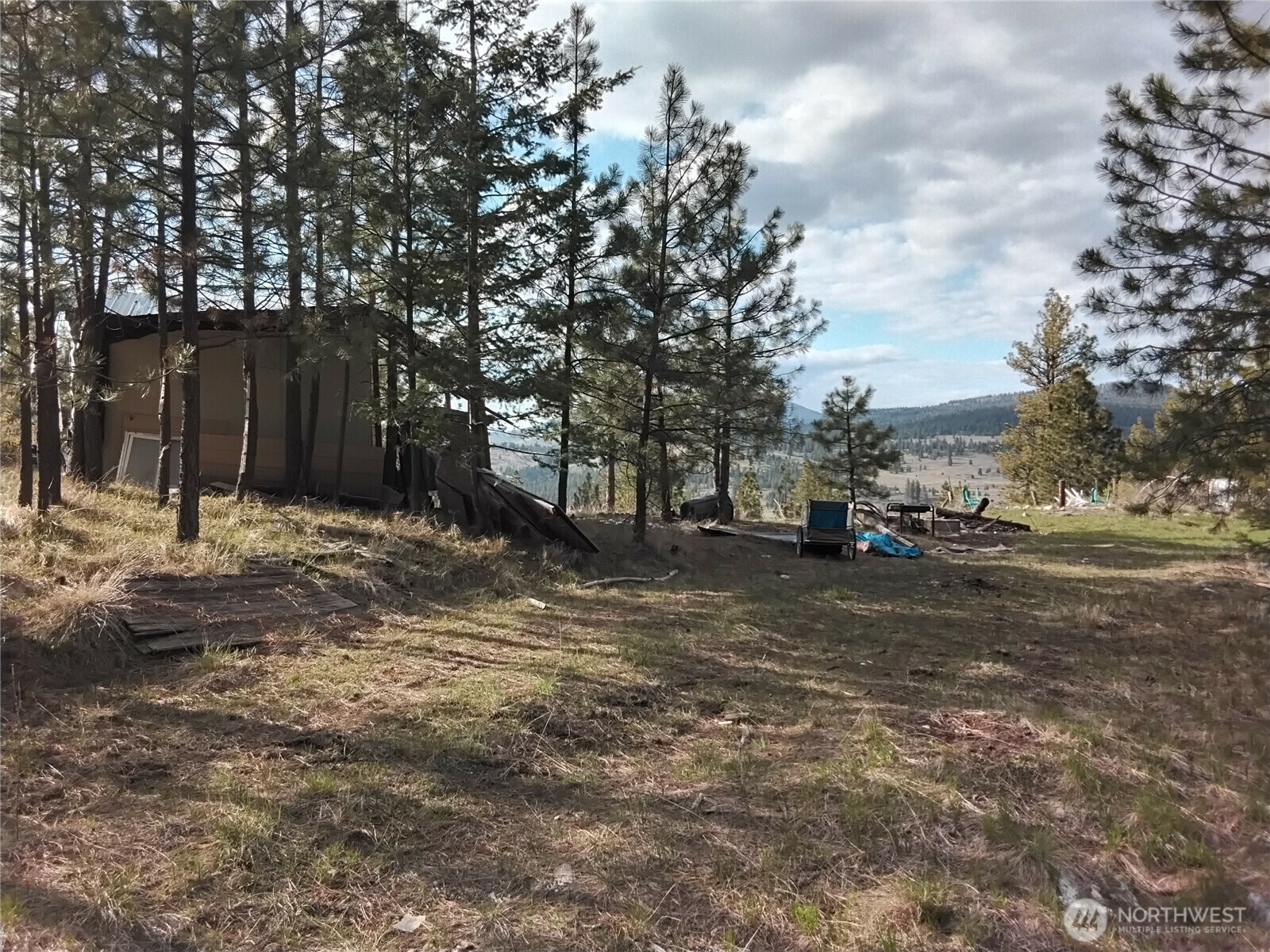 Property Photo: 447 Roundabout Road WA 98855