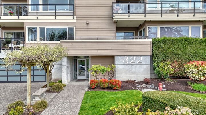 Property Photo: 322 5th Avenue 202 WA 98033
