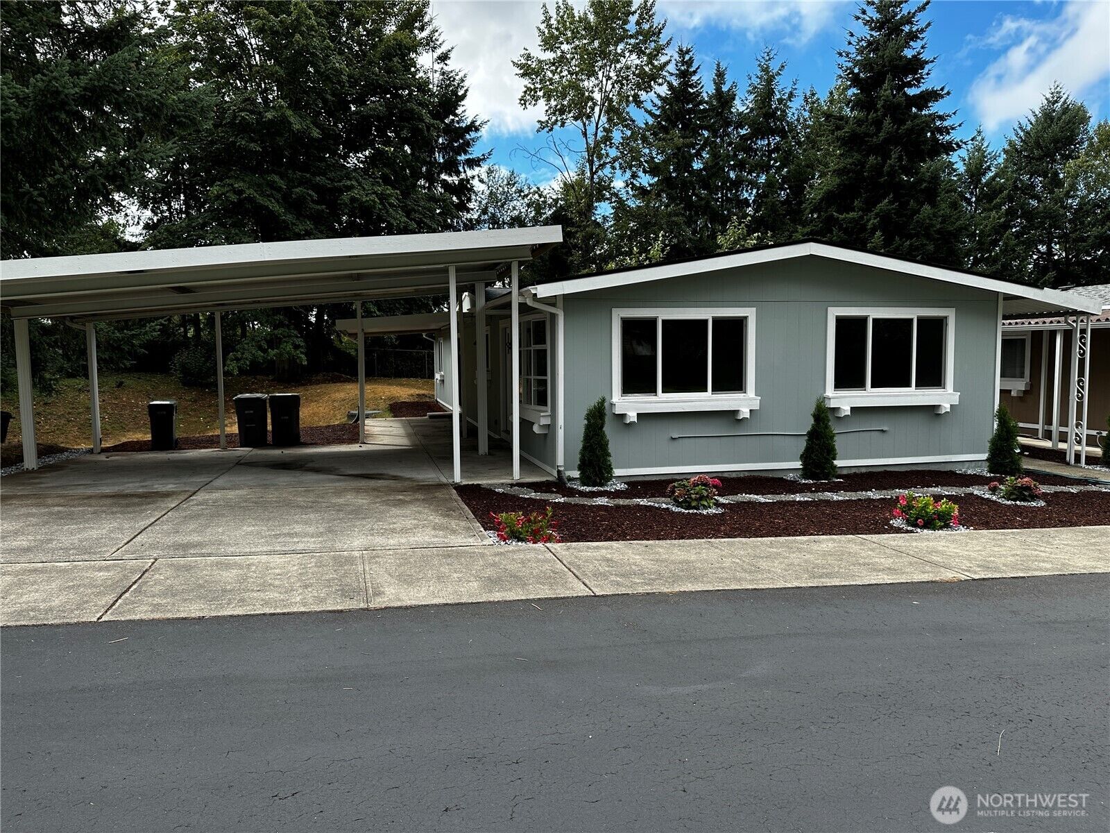 Property Photo: 201 Union Avenue SE 251 WA 98059