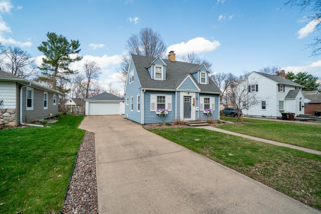 Property Photo: 1622 Fairway Street WI 54701