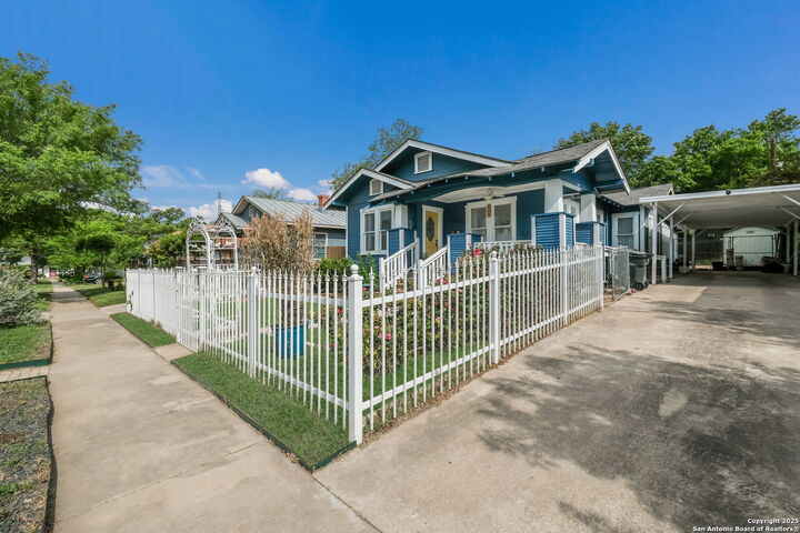 Property Photo: 617 Mulberry TX 78212