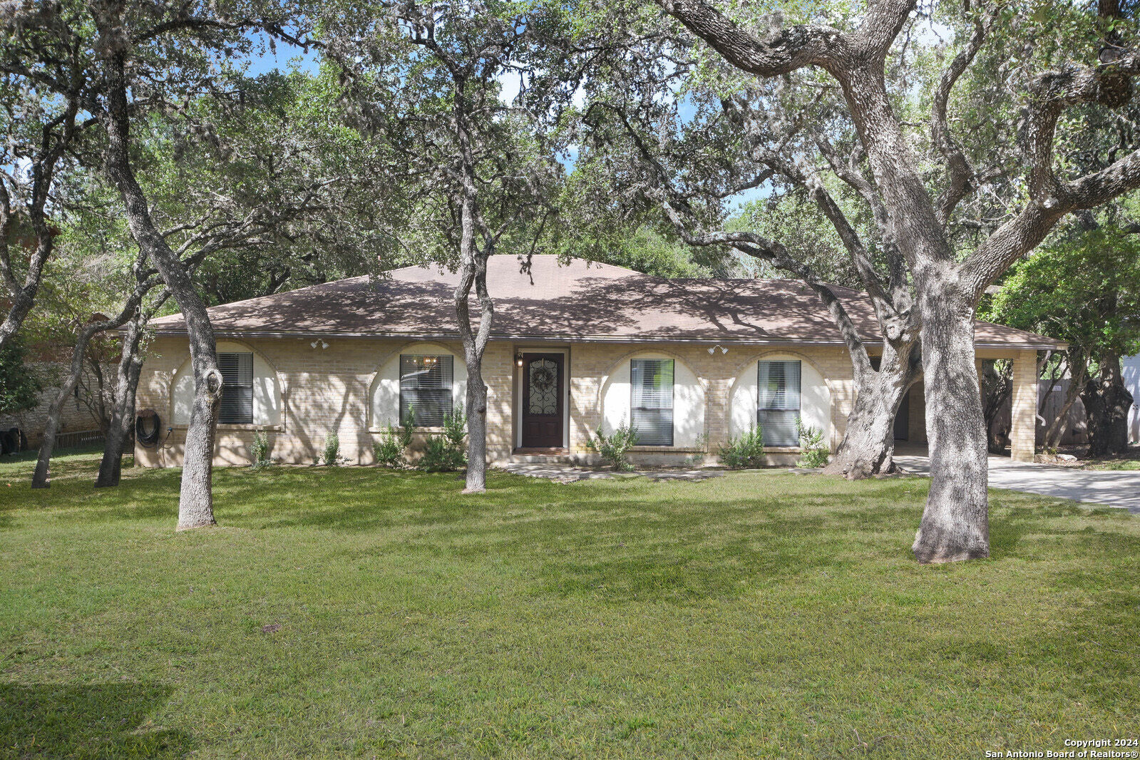 Property Photo:  1734 Mountjoy St  TX 78232 