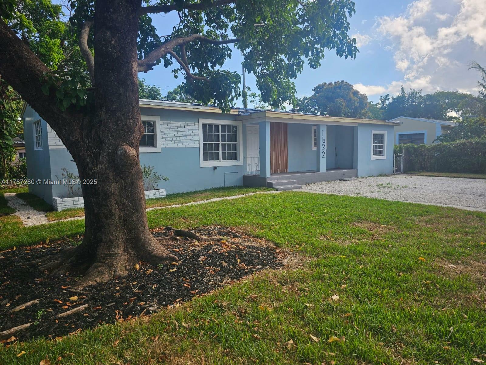 Property Photo: 1632 NE 159th St FL 33162