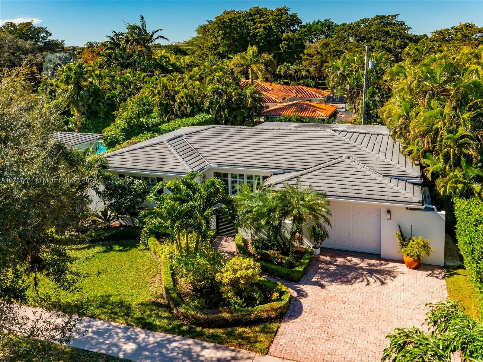 Property Photo: 5510 San Vicente St FL 33146