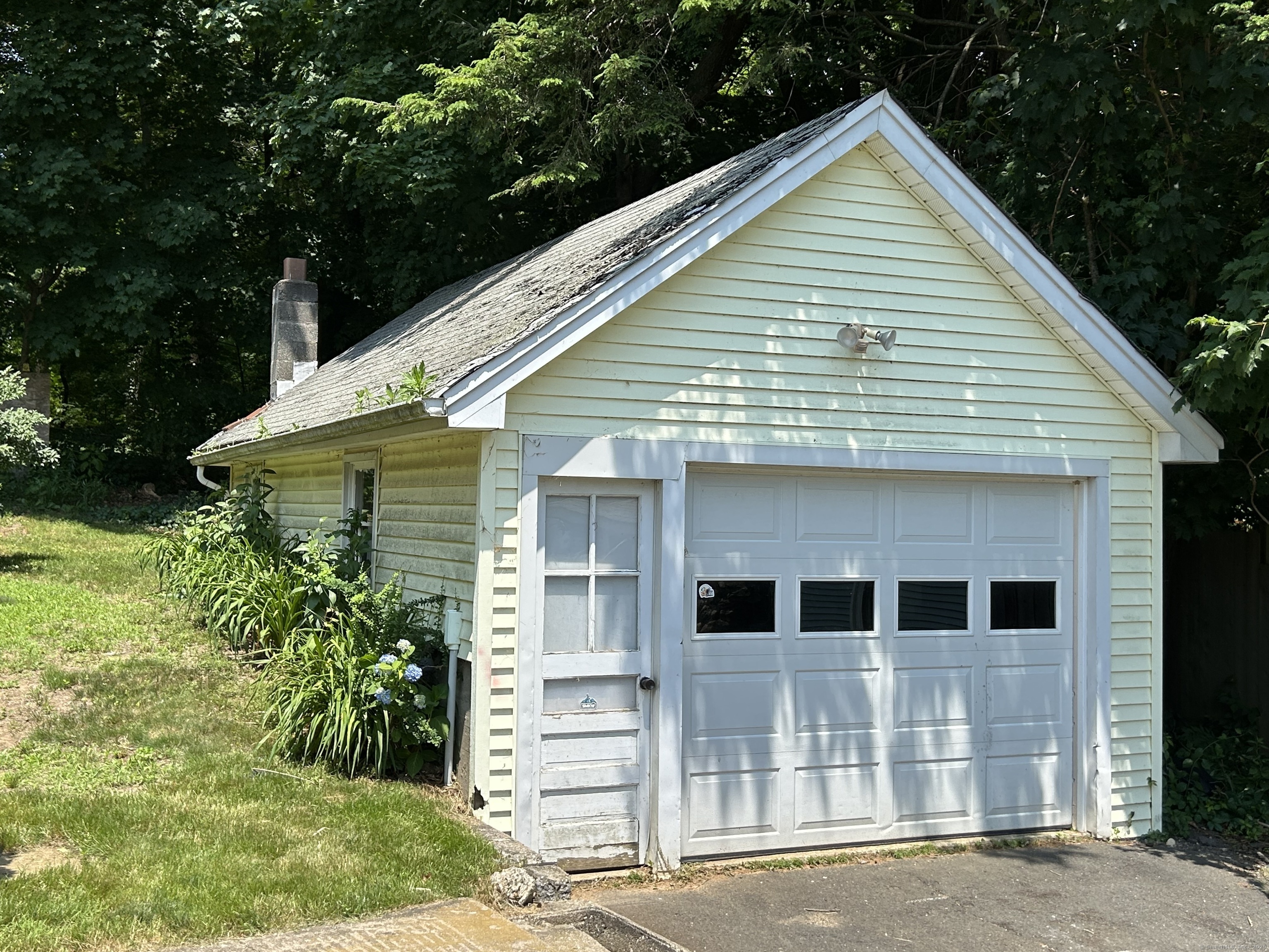 Property Photo: 27 Donovan Court CT 06010