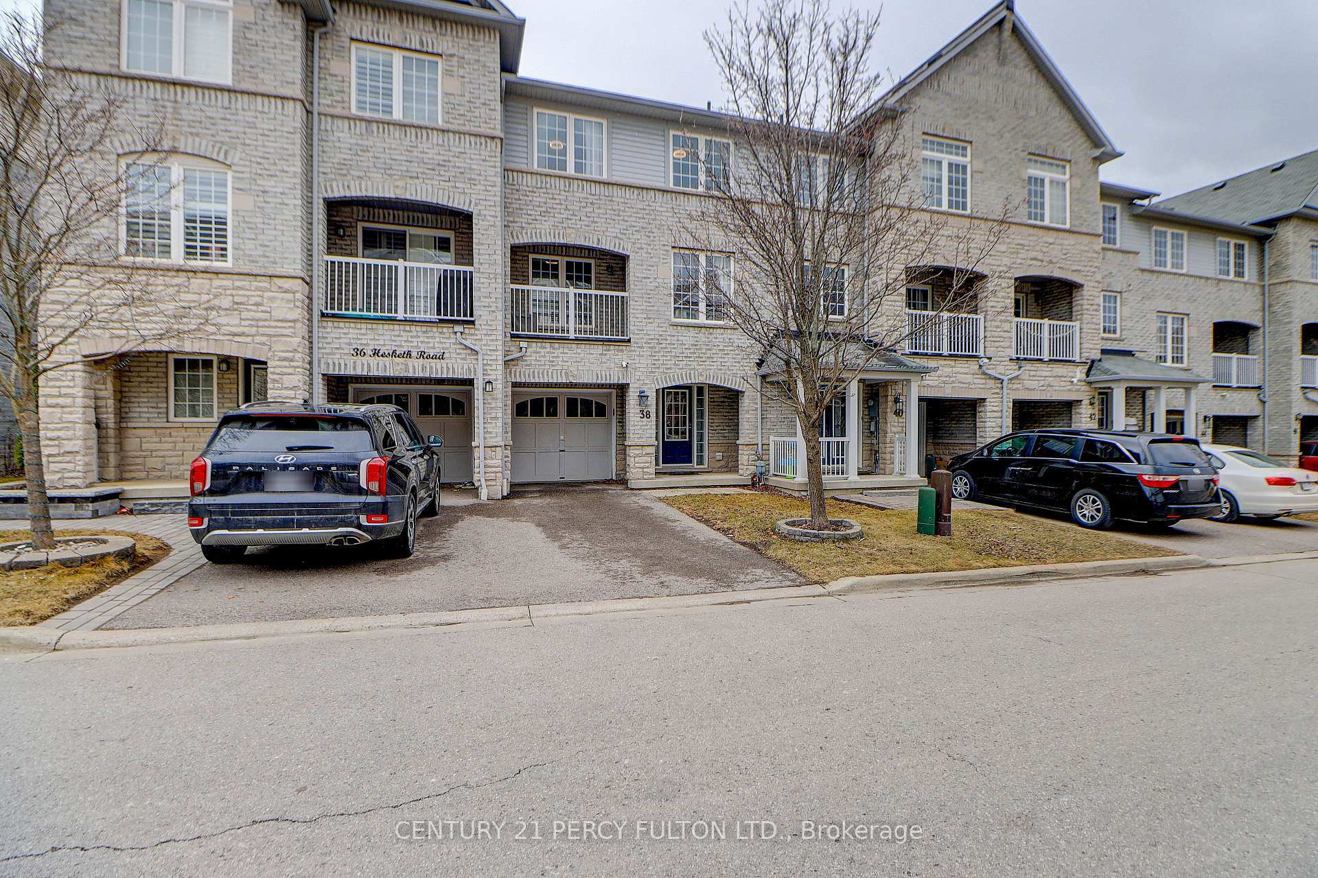 Photo de la propriété: 38 Hesketh Road ON L1Z 0K8
