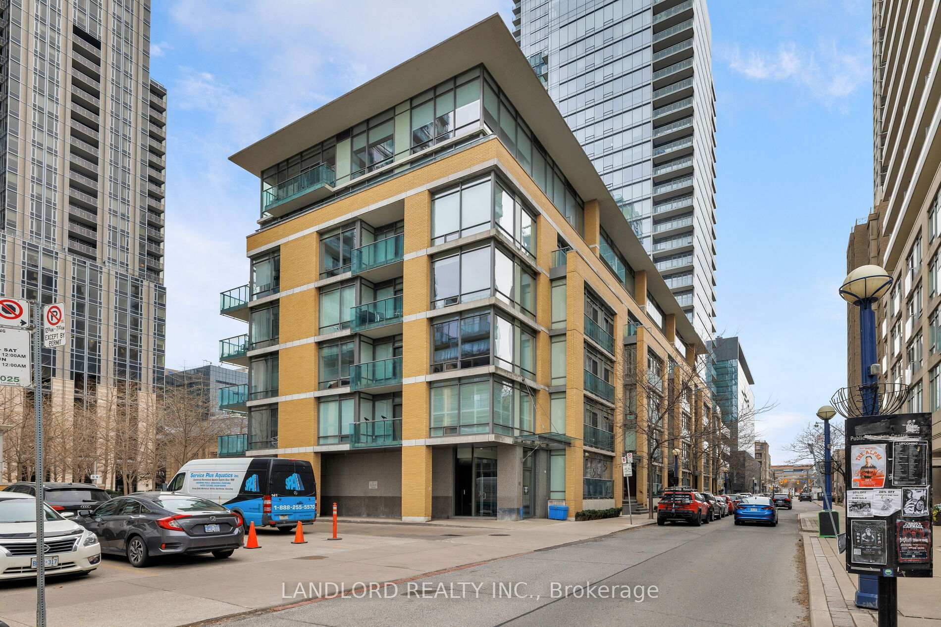 Property Photo: 21 Scollard Street 209 ON M5R 1G1