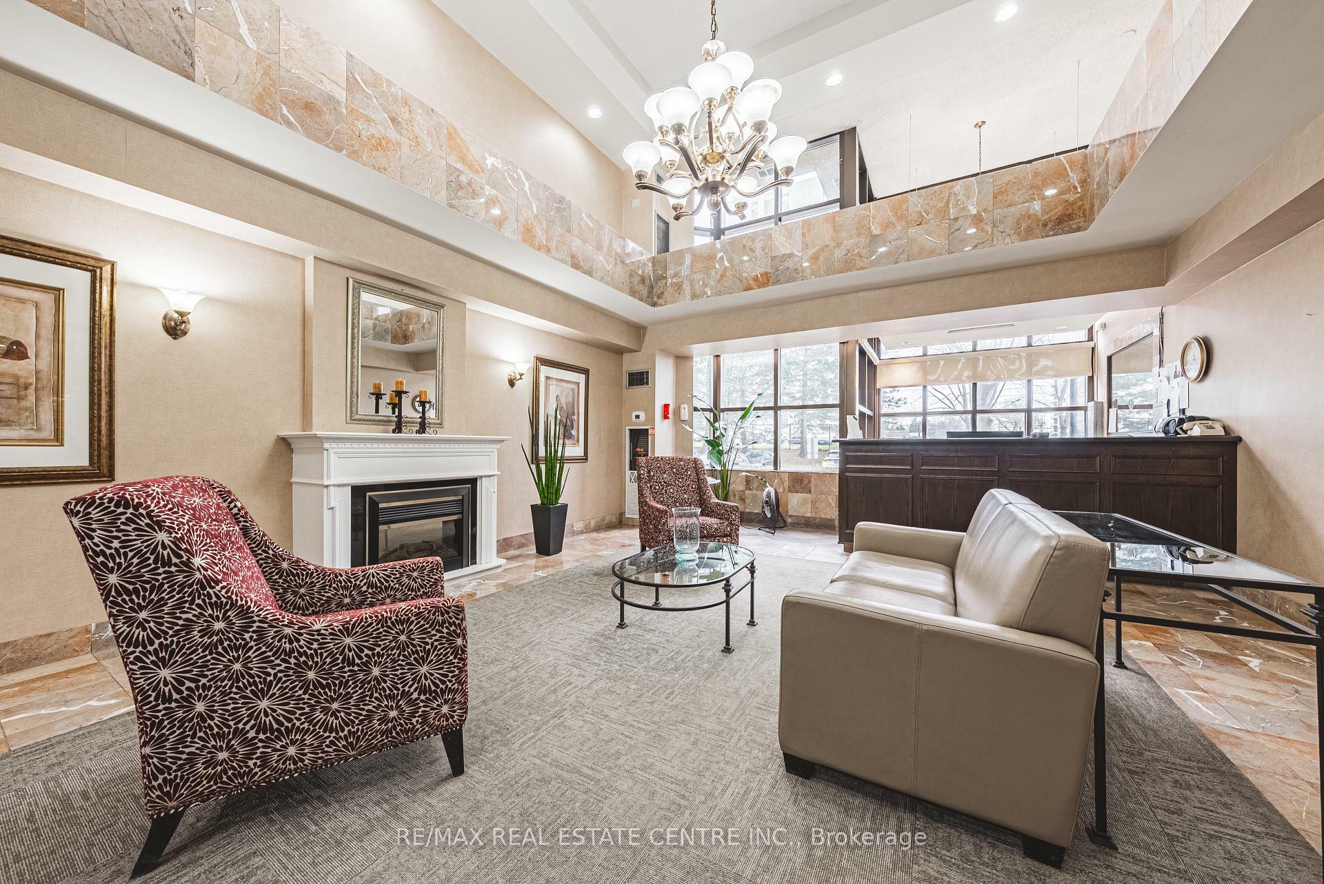 Property Photo: 5 Lisa Street 1407 ON L6T 4T4