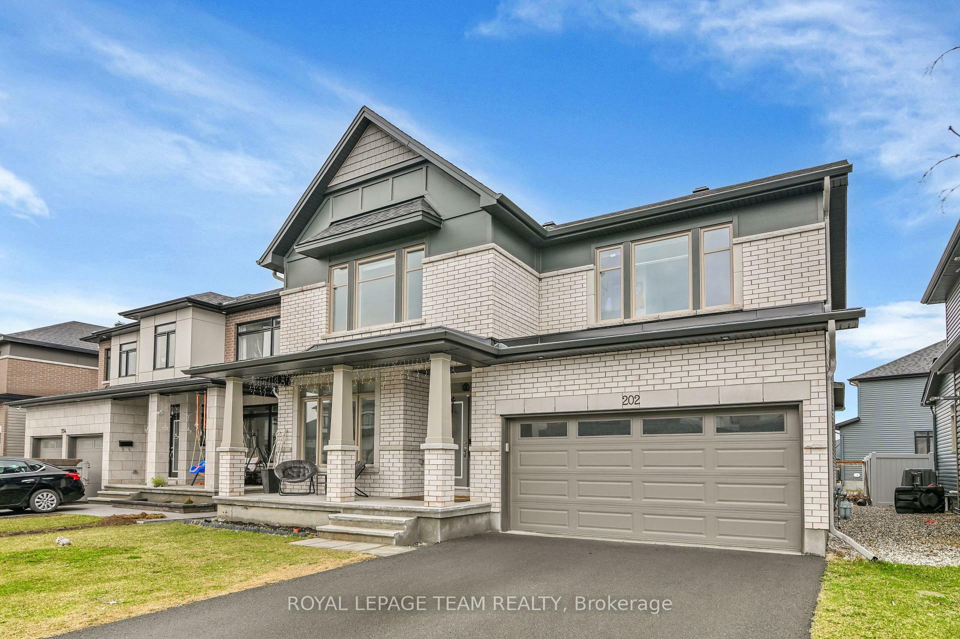Property Photo: 202 Zinnia Way ON K4M 0L4
