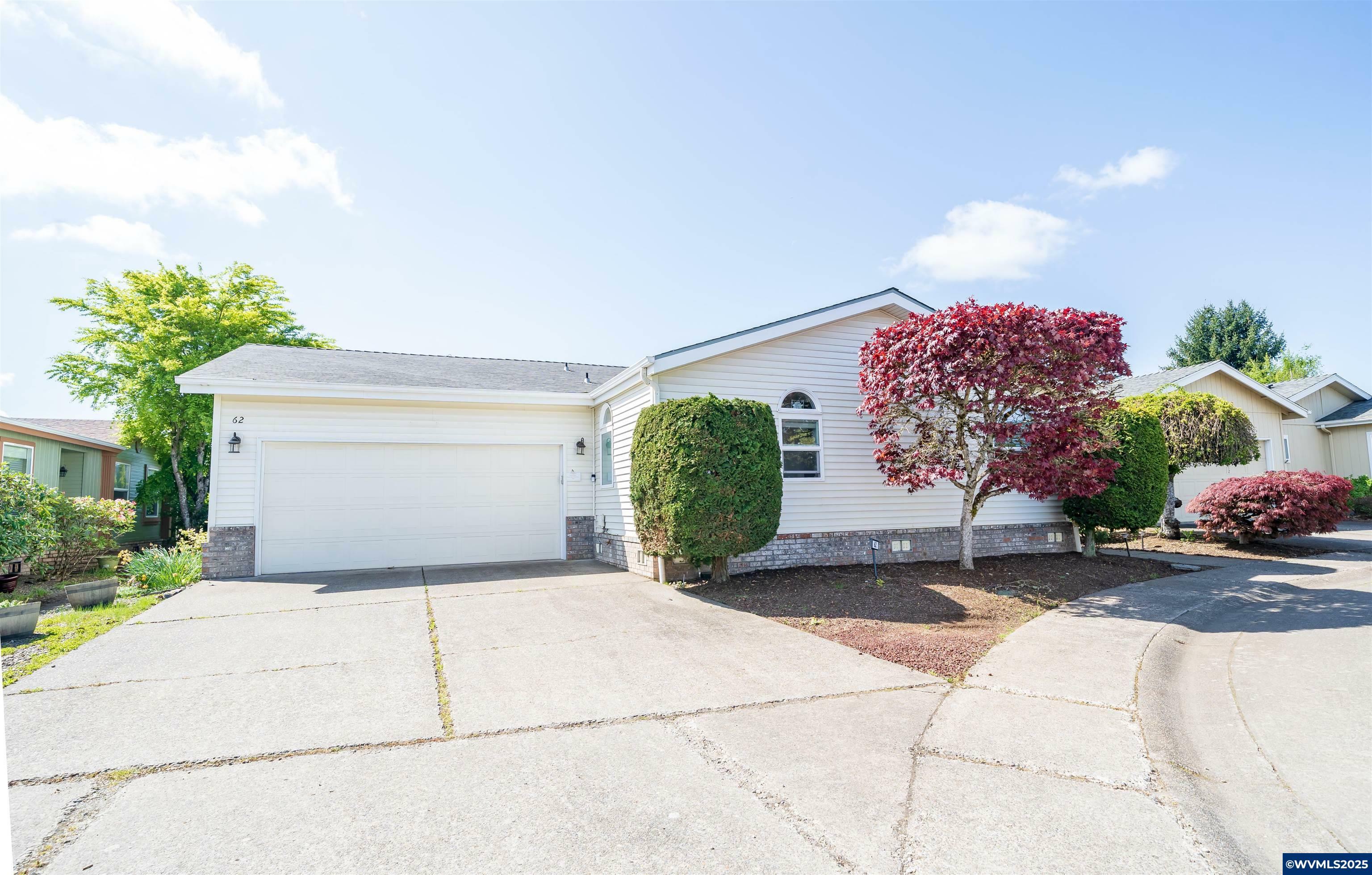Property Photo: 2120 Robins #62 Ln SE 62 OR 97306