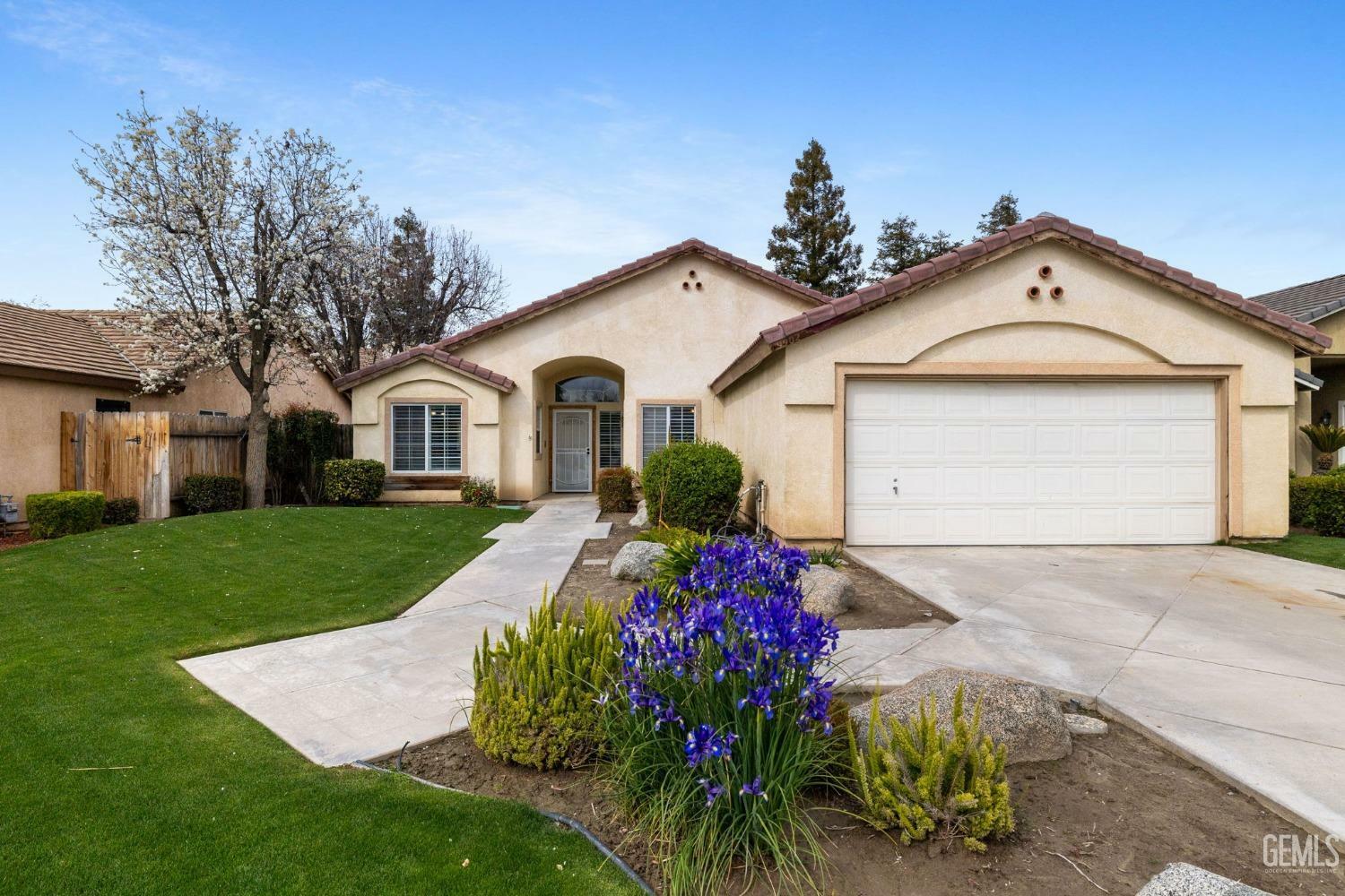 Property Photo: 9902 Rancho Verde Drive CA 93311