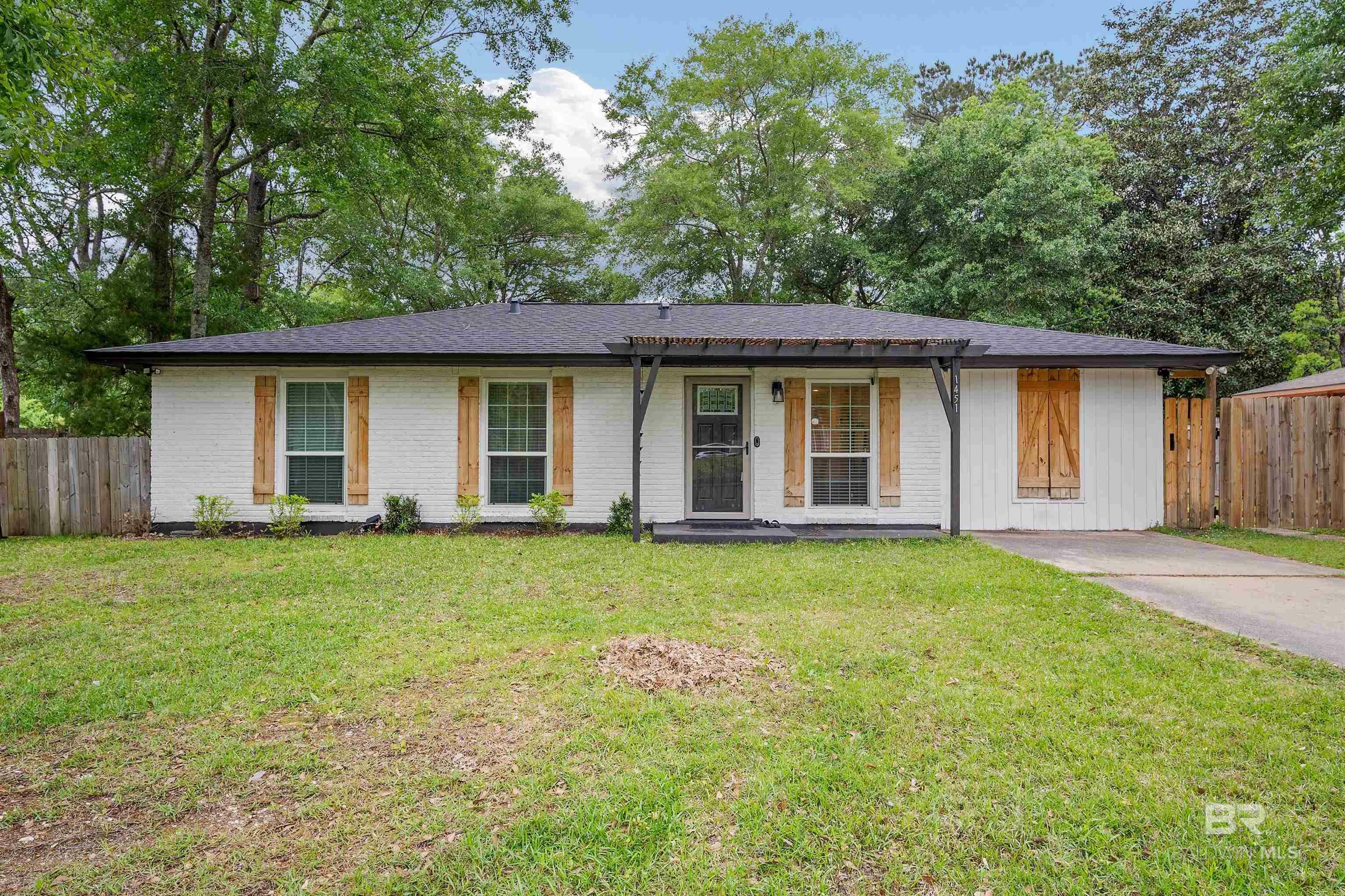 Property Photo: 1451 W Morlee Drive AL 36618