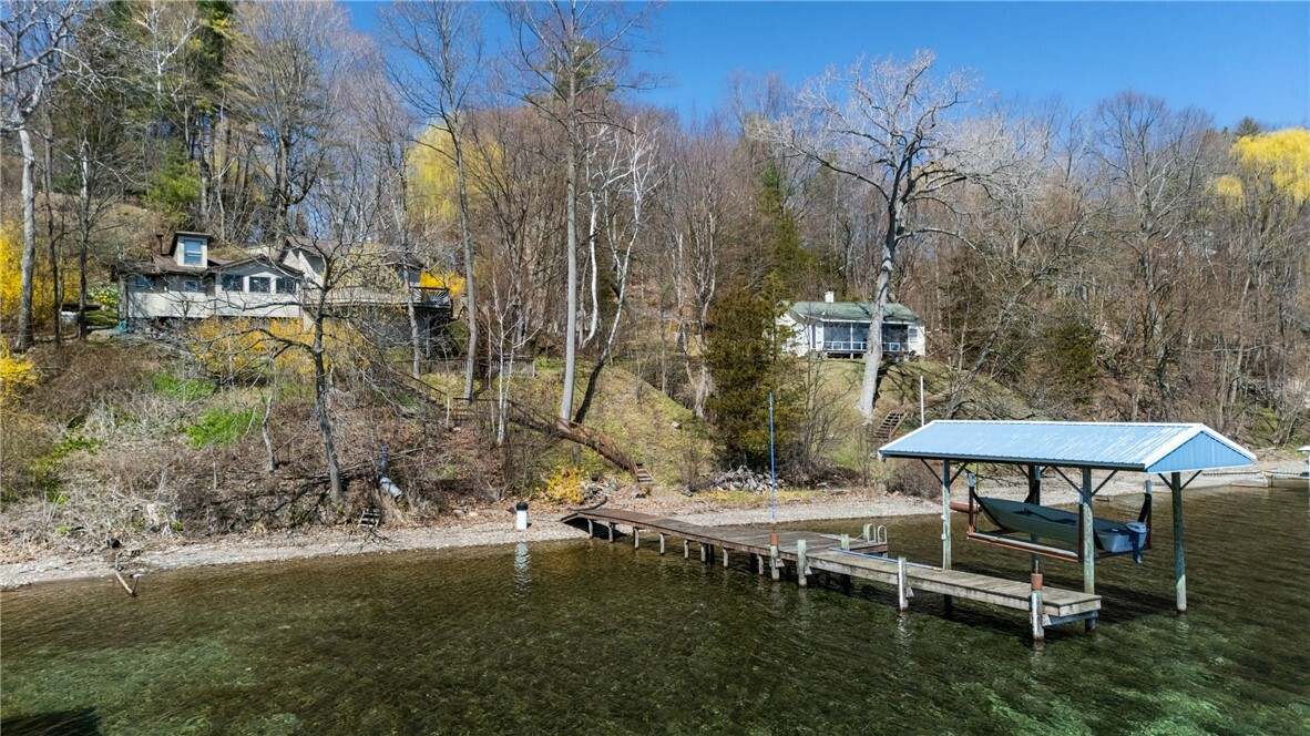 Property Photo:  1700 Log Cabin Road  NY 14527 