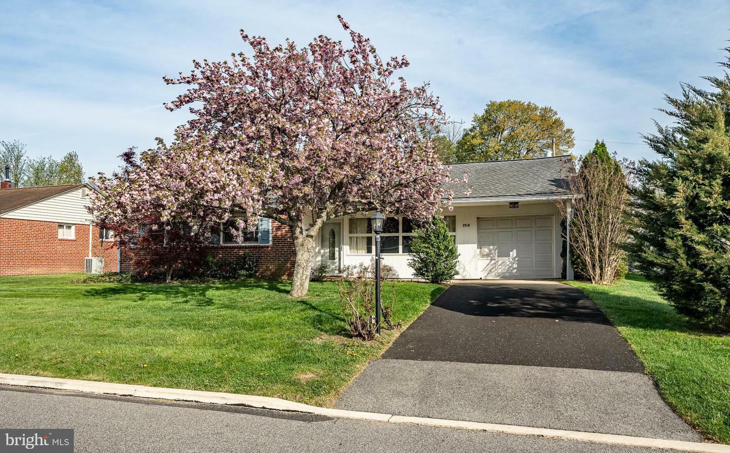 Property Photo: 2918 Stoney Creek Rd Road PA 19401