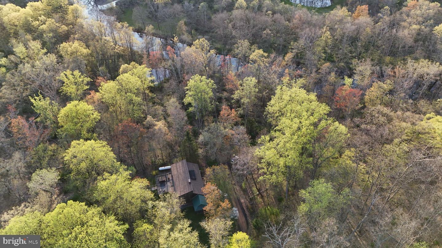 Property Photo: 1830 Oaklynn Drive PA 18054