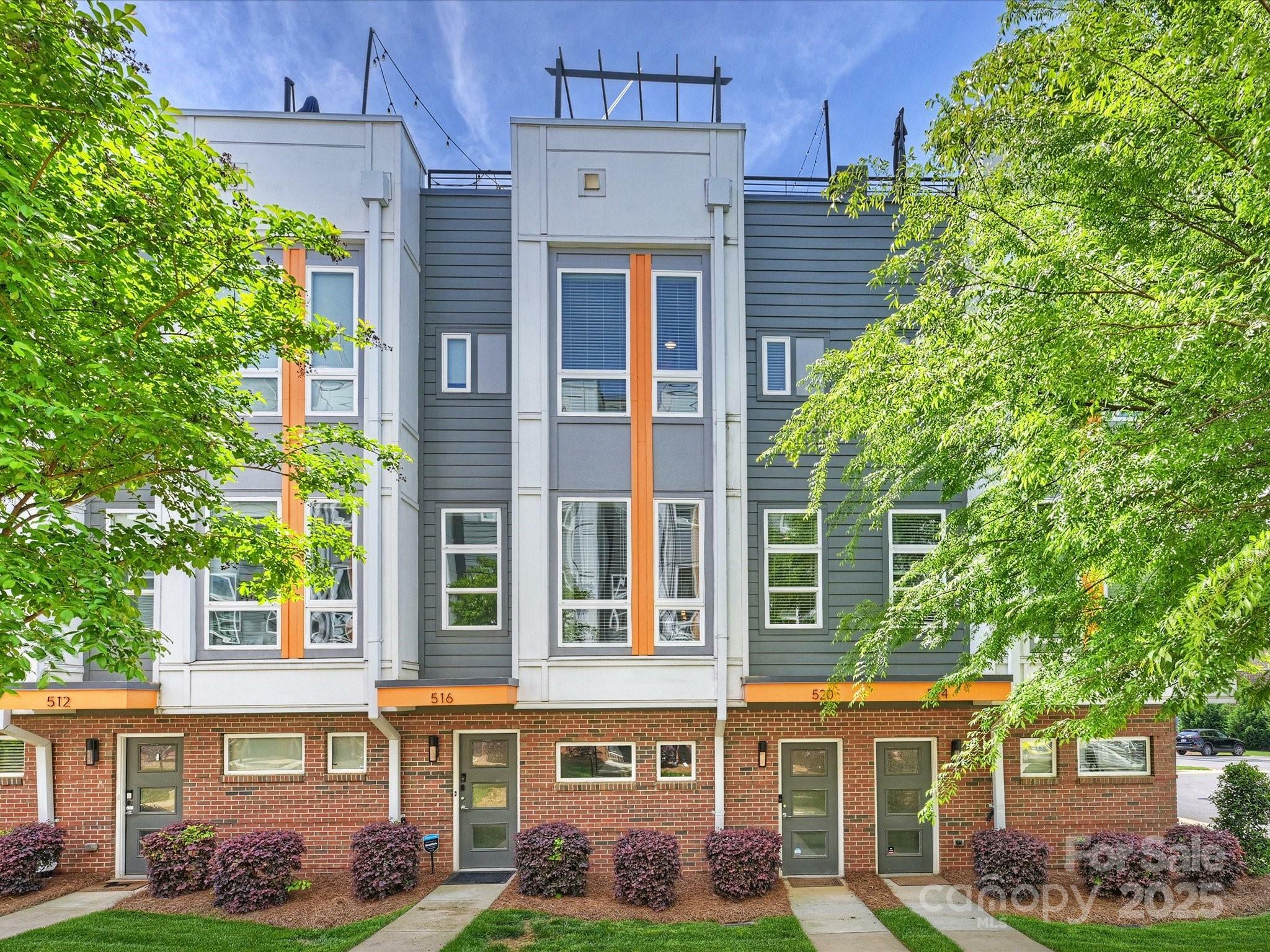 Property Photo: 520 Sedgefield Park Drive NC 28203