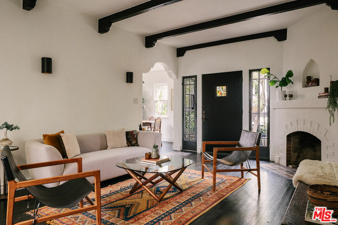 Property Photo: 5946 Pickford St CA 90035